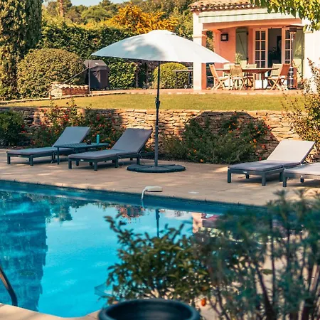 Avec Piscine Privée Sur Jardin Clos De 3000m2
