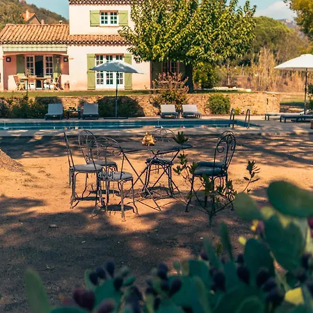 Avec Piscine Privée Sur Jardin Clos De 3000m2 *
