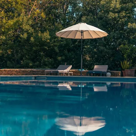 Avec Piscine Privée Sur Jardin Clos De 3000m2