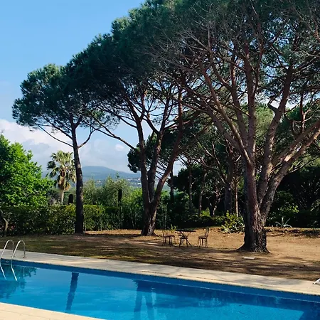 Avec Piscine Privée Sur Jardin Clos De 3000m2